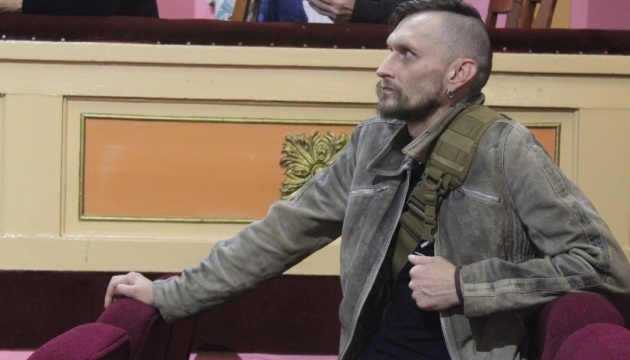 From theater actor to warrior. He went to war immediately after a theater rehearsal