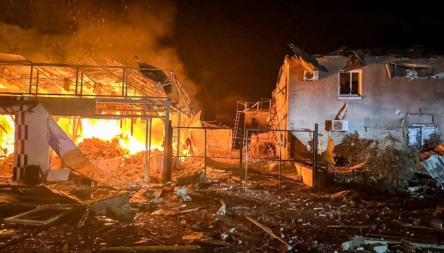 Russischer Angriff auf Region Odessa:  Brand, Hotel und Postamt beschädigt, eine Tote