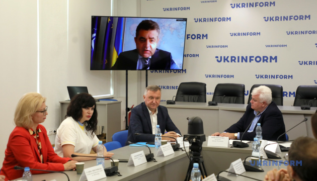 Зовнішня політика України: особливості, виклики, пріоритети