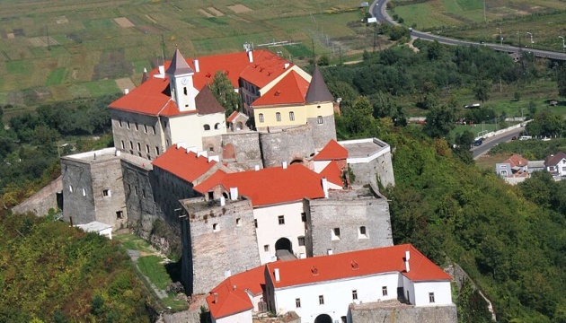 На Закарпатті всі музеї та нацпарки анонсували «вільні години»