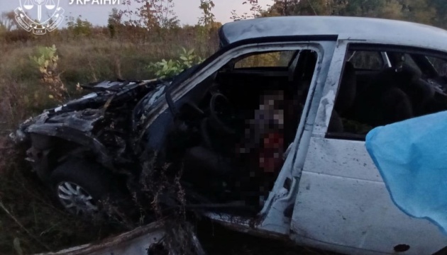 На Сумщині росіяни атакували дроном авто, є загиблий і поранений