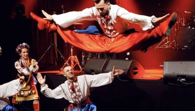 Діаспора ОАЕ запрошує: У Дубаї відновлює роботу гурток українського танцю «Червона калина»