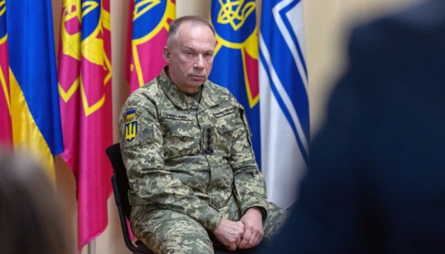 En octobre, les drones ukrainiens ont détruit 77 000 cibles ennemies, selon le général Syrsky