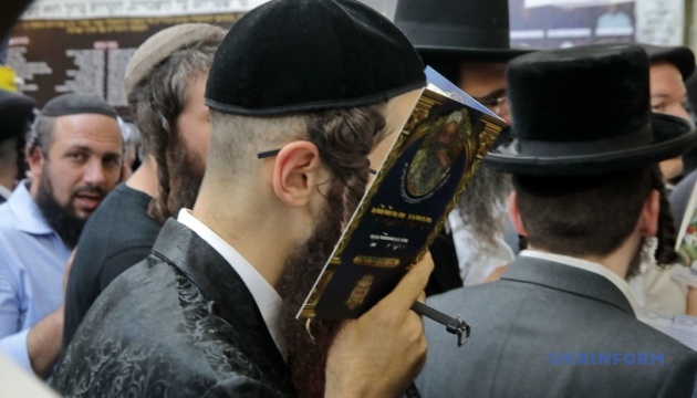 Довічне для вбивці підлітка на фунікулері, хасиди в Умані й толока на Хортиці