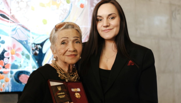 Художниця Людмила Мєшкова отримала орден княгині Ольги I ступеня
