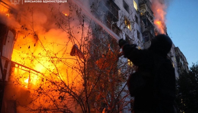 У Запоріжжі внаслідок нічної атаки пошкоджені 14 багатоповерхівок та 9 приватних будинків