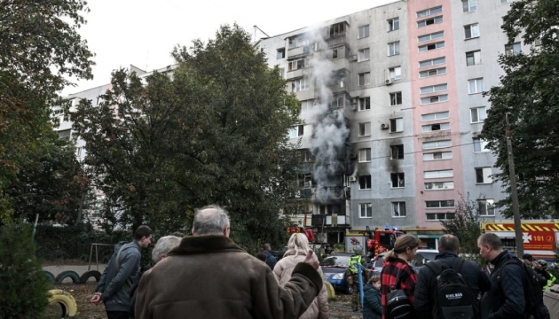 У Запоріжжі людей, які втратили житло через атаку РФ, тимчасово розселили до шелтера
