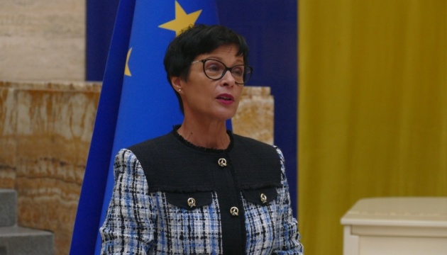https://static.ukrinform.com/photos/2025_09/thumb_files/630_360_1759163422-185.jpg