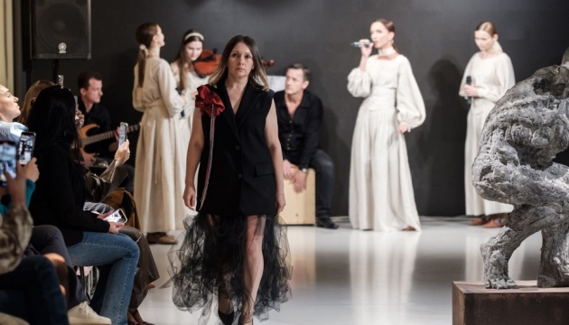 У Львові пройшов модний показ за участю прикордонників - збирали на РЕБ і БПЛА