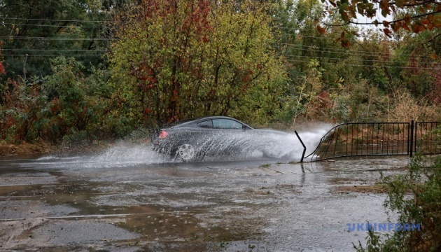 За добу випало 224% місячної норми: метеорологи пояснили причину сильних дощів в Одесі