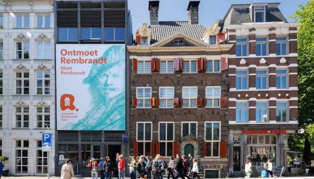 Україномовні гіди з’явилися ще у трьох музеях світу