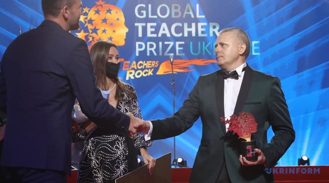 テルノーピリ州ザリシチキウの教師のヴァシリ・ジャキウ氏　グローバル・ティーチャー・ウクライナ賞授章式　写真：ヴォロディーミル・タラソウ／ウクルインフォルム