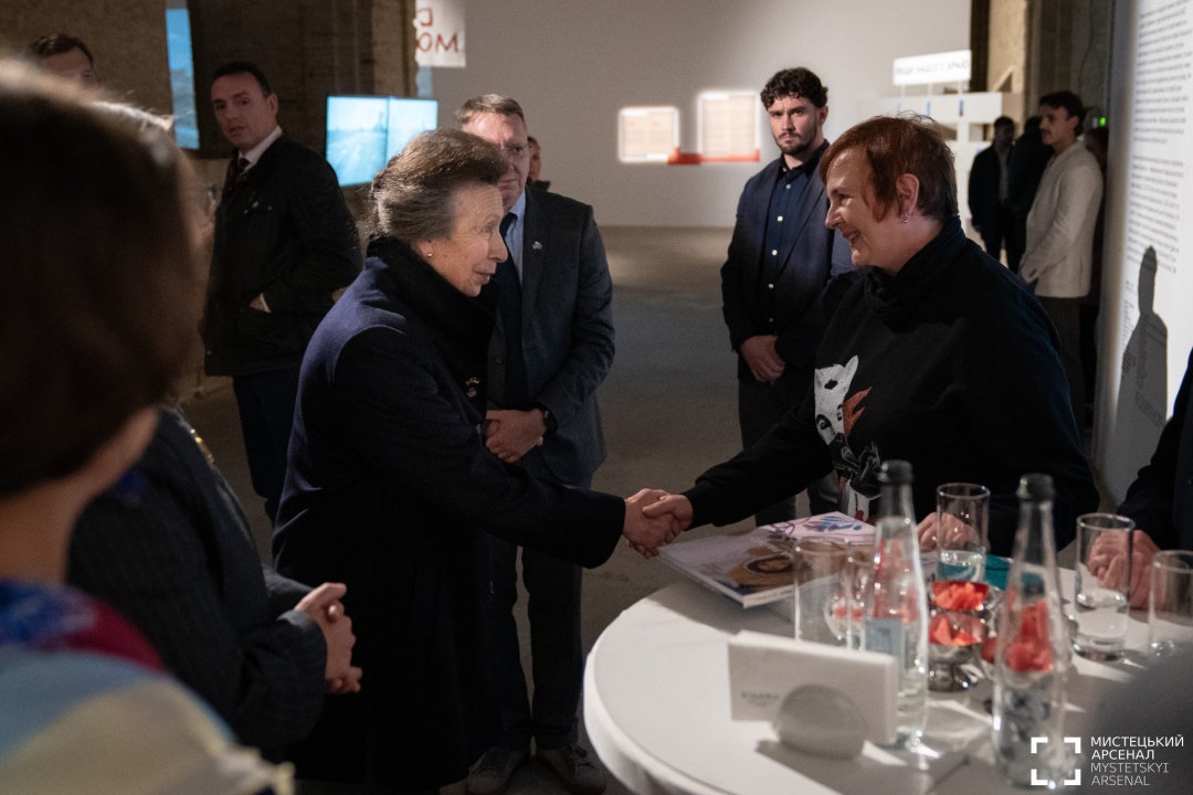 Принцеса Анна та Олена Афанасьєва