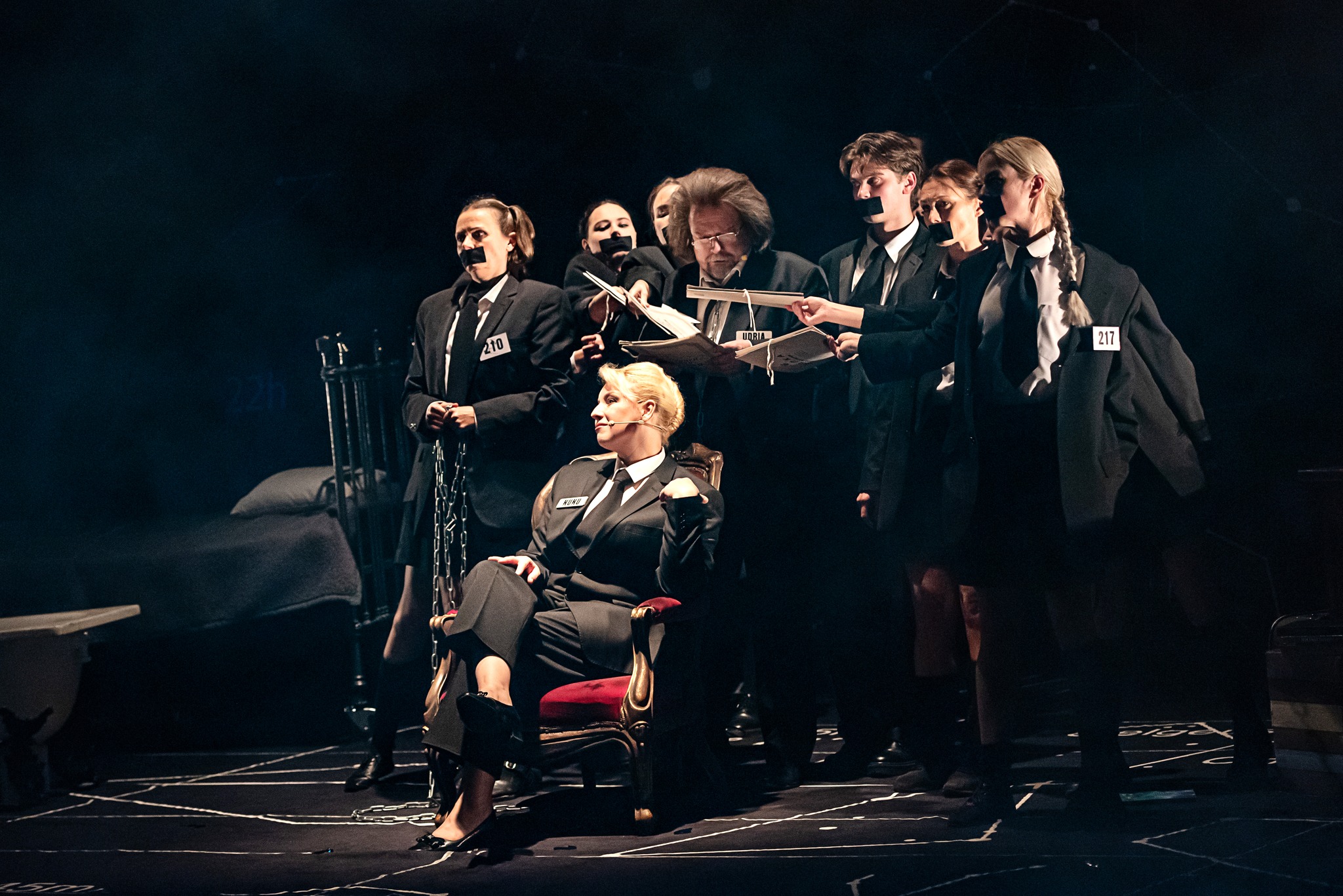 Сцена з вистави «Безіменна зірка» 