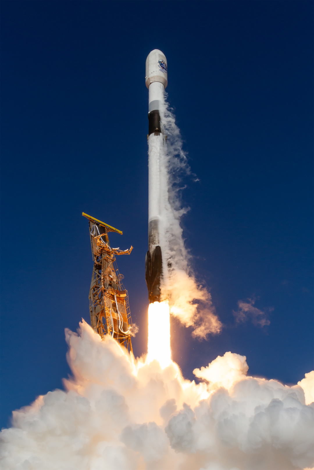 SpaceX запустила 21 супутник зв’язку для американських військових