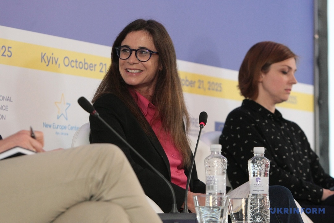 Паола Перуцці Паола Перуцці