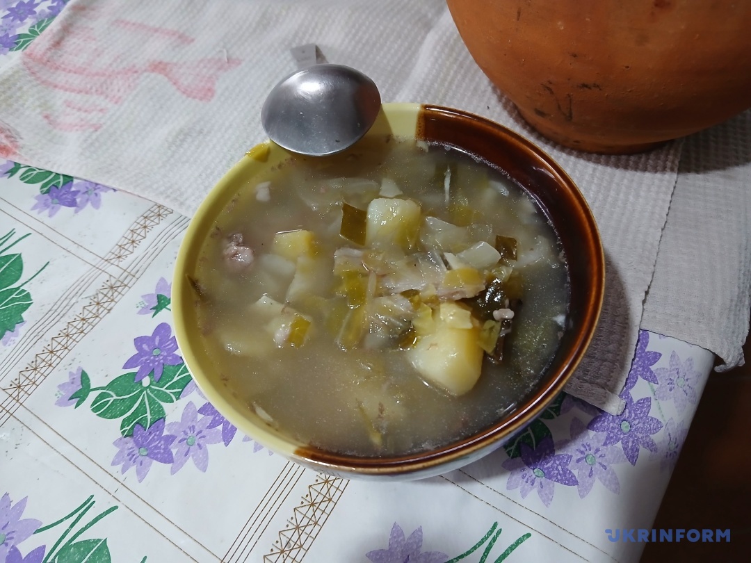 Готовий сірий борщ