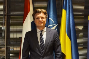 プーチンはウクライナと世界の支援を挫かせられると誤解している＝蘭国防相