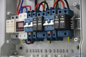 Regionen der Ukraine durch russische Angriffe ohne Strom