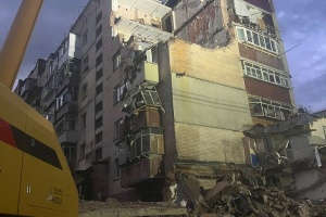 Fatal blast in Khmelnytskyi claims two lives, search continues