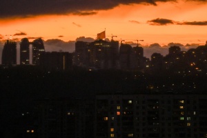 L’Ukraine affrontera son quatrième hiver de guerre plongée dans le noir et le froid par les frappes russes