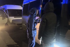 Батьків заарештованих кримських татарок вчетверте зупинили для перевірки у РФ дорогою до омбудсмана