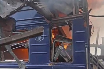 Russen greifen Bahnhof in Schostka im Gebiet Sumy an- Passagierzug getroffen 