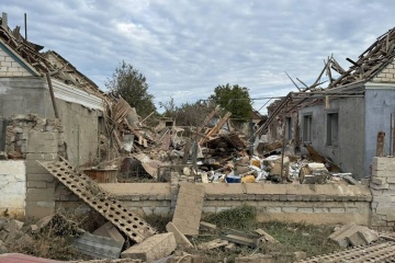 ロシア軍、ウクライナ南部ヘルソン州の村を砲撃　１名死亡、５名負傷