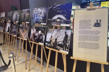 W Warszawie zaprezentowano wystawę ukraińskiego fotografa o wojnie na Ukrainie

