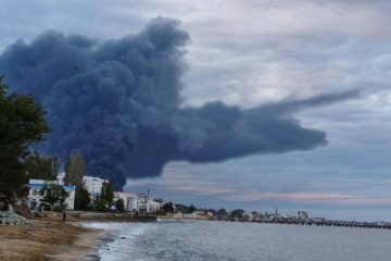 Images satellites : Le feu sur le dépôt pétrolier de Feodosiya s'est étendu aux réservoirs voisins 