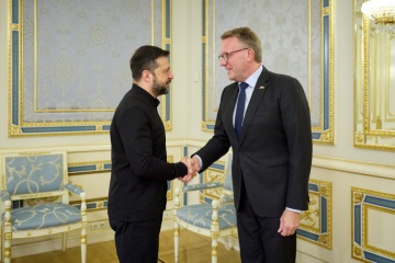 Zelensky discusses Ukraine’s reconstruction, joint defense projects with Danish Minister of Industry