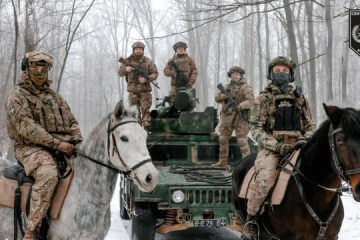 Russische Propaganda erfindet „Kavallerieeinheiten“ in ukrainischen Streitkräften