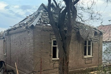 Russen verletzen einen Zivilisten, feuern 1.938 Mal und zerstören 46 zivile Objekte in Region Donezk