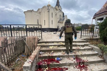 À Kostiantynivka un prêtre et une enfant de 4 ans ont été tués lors une frappe aérienne russe sur une église