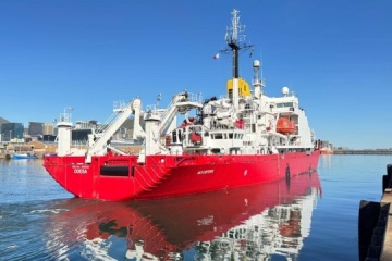 Ukrainian icebreaker 'Noosfera' launches new Antarctic season