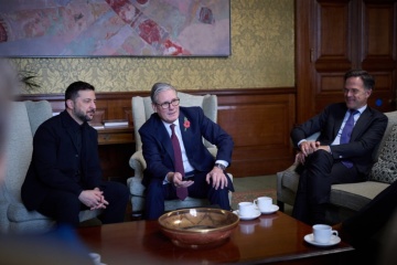 スターマー英首相、ロシアへの圧力の必要性を改めて主張　「有志連合」首脳会合開催