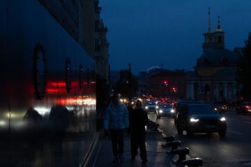 La Russie mène des attaques simultanées sur les centrales et les réseaux électriques ukrainiens