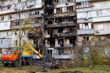 Guerre en Ukraine : Trois morts et plusieurs blessés, dont des enfants, dans une nouvelle frappe russe sur Kyiv