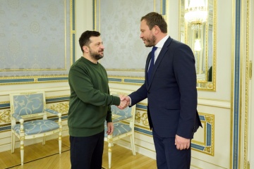 Zelensky, Tsahkna discuss defense support for Ukraine, sanctions against Russia 