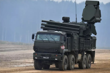 Des drones ukrainiens frappent en Crimée un système russe de défense aérienne à 20 millions $, deux dépôts de carburant et des radars 