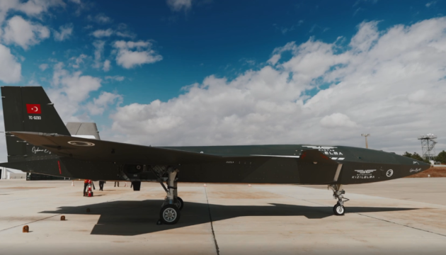 У Туреччині випробували безпілотний винищувач KIZILELMA