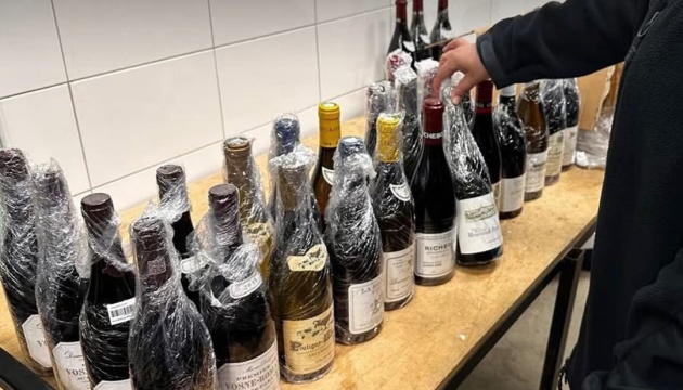 На Буковині виявили контрабанду преміального французького вина майже на 1,6 мільйона