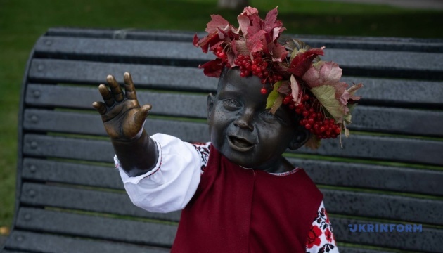 Малюків-засновників Києва переодягли з нагоди свята