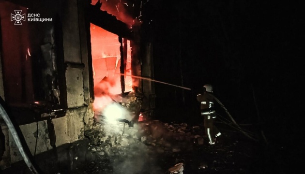 ロシア軍攻撃でウクライナ中部ブチャの療養所が炎上