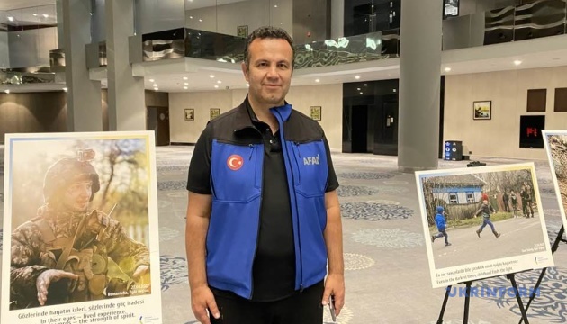 Турецький волонтер розповів, чим його вразили українці