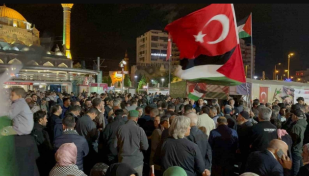У Туреччині пройшли масові протести через втручання Ізраїлю в рух флотилії до Гази