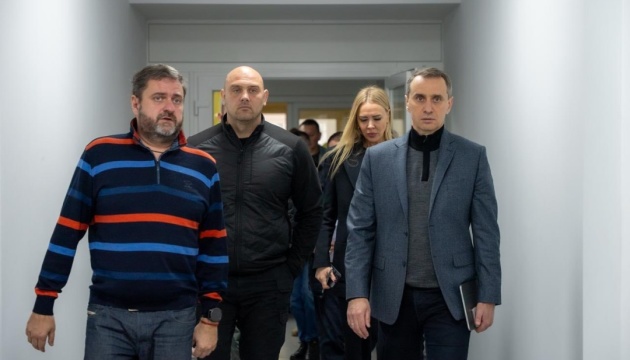 Медзаклади у зоні бойових дій отримають додаткове фінансування на зарплати - Ляшко