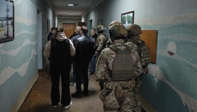 У Кривому Розі викрили злочинну групу, яка привласнювала кошти на похованні військових