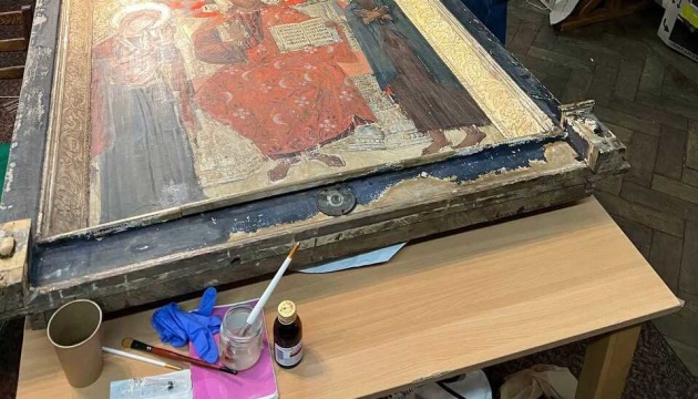 У Рівному показали роботу реставраторів, які працювали з іконами XVII–XVIII століть