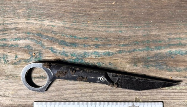 У Кропивницькому чоловік вдарив ножем поліцейського під час перевірки документів